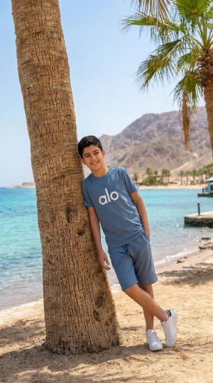 صورة طقم ولادي قطني من قطعتين.